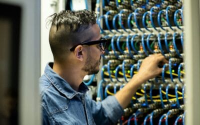 Essential Features of Reliable Networks